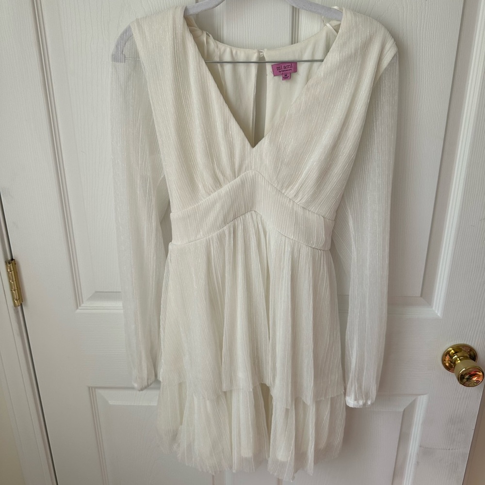 Elegant Shimmering White Long Sleeve Dress